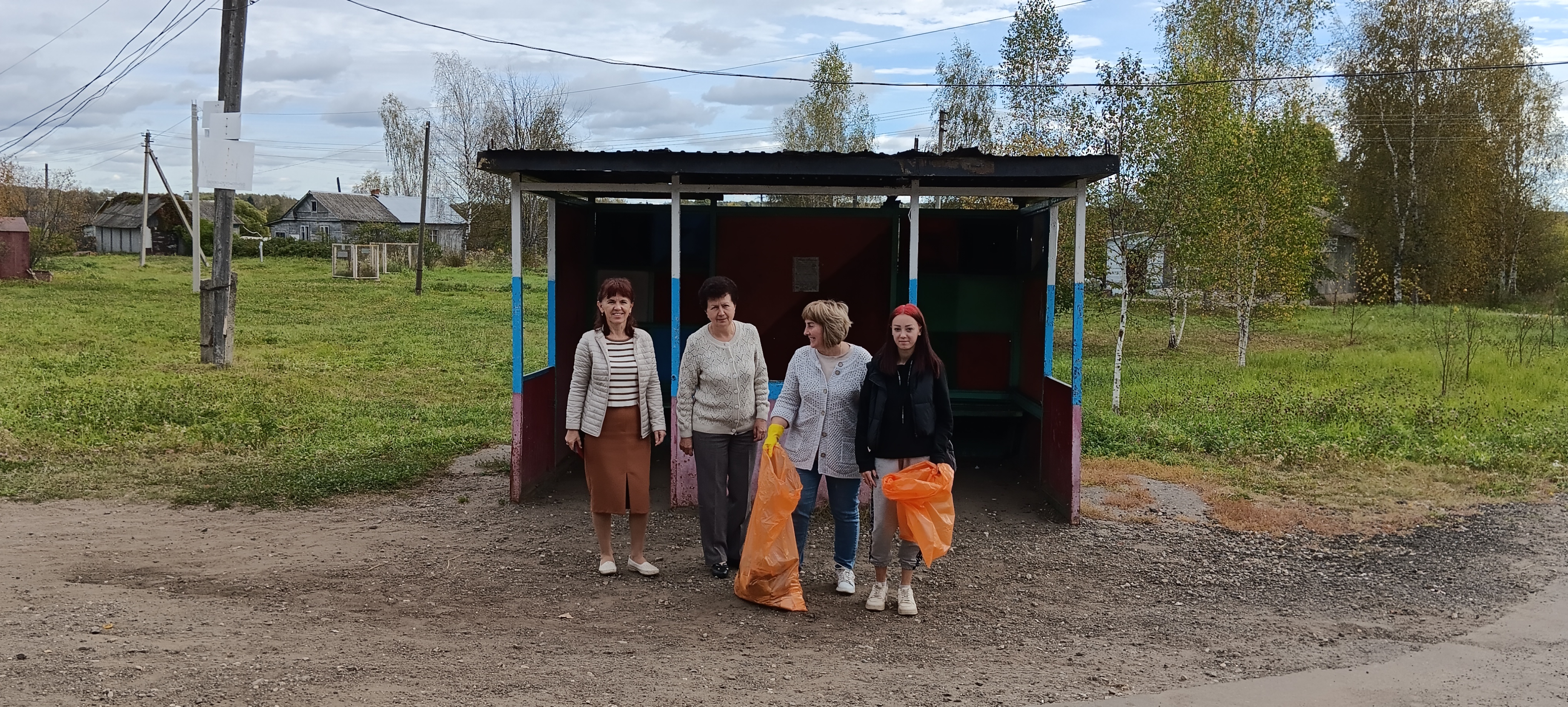 На территории Октябрьского сельского поселения был проведен Всероссийский экологический субботник «Зеленая Россия».