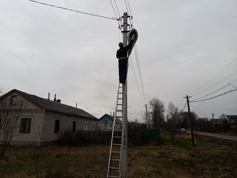 В соответствии с обращением граждан проведен ремонт уличного освещения в д.Гаврилково, д.Бородкино, д.Кирикино.